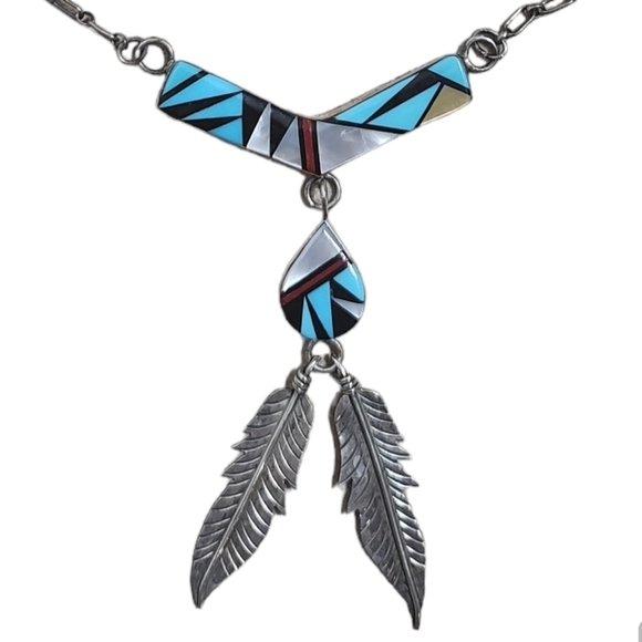 VINTAGE ZUNI MOSAIC INLAY NECKLACE with STERLING SILVER FEATHERS